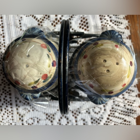 CIC Blue Floral Salt and Pepper Shakers With Caddy Blue Trim & Floral Mo… - Picture 3 of 8